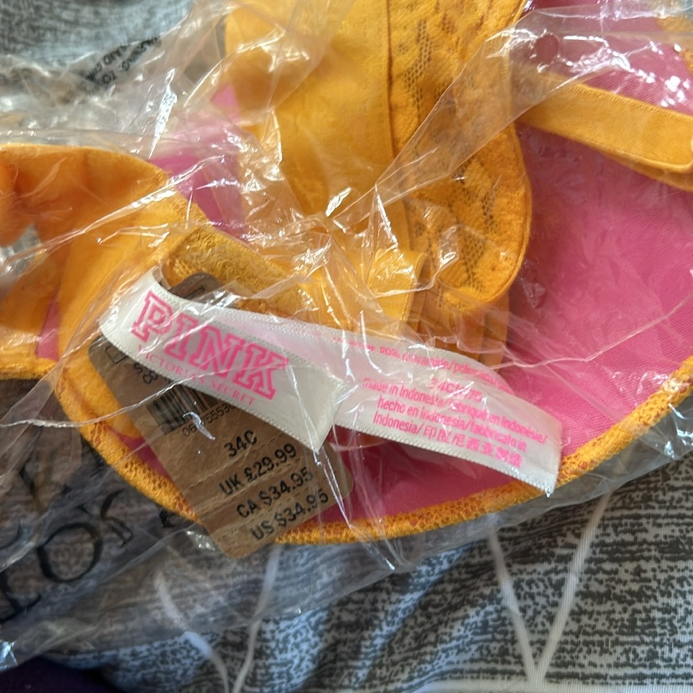 NEW Victoria’s Secret 34C Bra - Picture 3 of 3